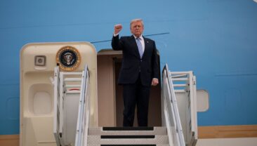Д. Трамп завершив візит до Китаю та залишив Пекін