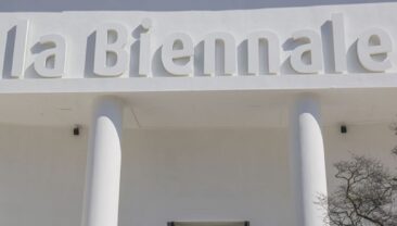 Венеціанська бієннале перенесла церемонію нагородження через відставку міжнародного жюри