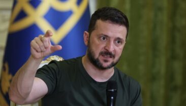 Зеленський про активізацію роботи з міжнародними партнерами щодо краденого зерна
