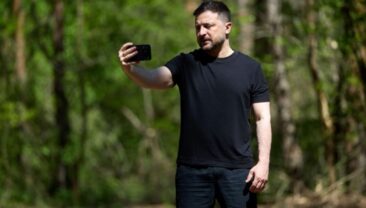 Зеленський: Україна захистить свою незалежність та відповість Росії