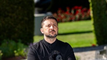Президент Зеленський привітав українок з Днем матері