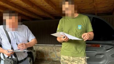Колишньому міністру інфраструктури України оголошено підозру у військових злочинах
