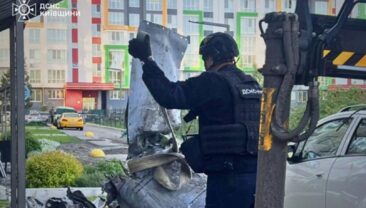 Частини ракети влучили в квартири житлового будинку в Чабанах