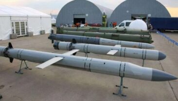 Зеленський: Росія обходить санкції, постачаючи нові ракети
