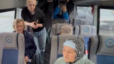 Чотири цивільних особи повернулися з полону