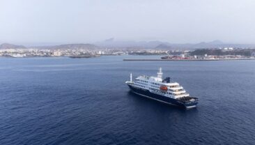 Карантин для екіпажу круізного лайнера MV Hondius у Роттердамі через спалах хантавirusу