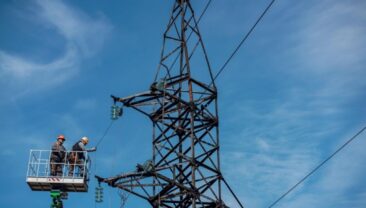 В Україні тривають відключення електроенергії через атаки Росії