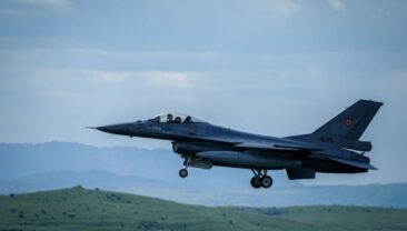 Румунський істребитель знищив український безпілотник у Балтії