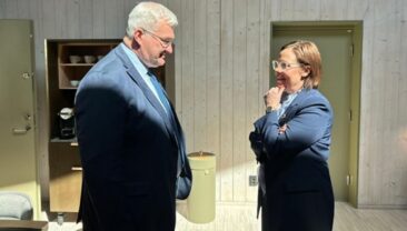 Андрей Сибига розпочав візит до Швеції