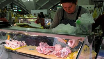 В Росії зростає ринок продажу просрочених продуктів харчування