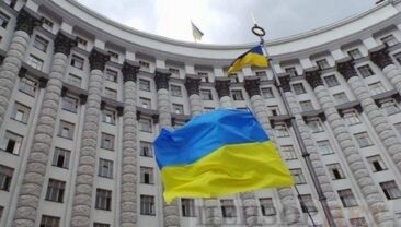 Кабмін звільнив двох заступників міністра оборони