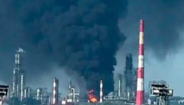 Пожежа на нефтеперерабатываючому заводі в Сызрані після атаки дронів