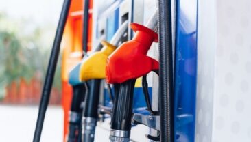 Дефіцит бензину в Рязані: наслідки атаки українських дронів на НПЗ Роснефти