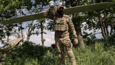 Ситуація з мирними переговорами щодо України та військовими діями на фронті