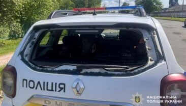 Атака дрона: росіяни вдарили по автомобілю поліції в Новгороді-Северському