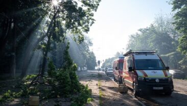 Російські обстріли в Херсоні: двоє загиблих