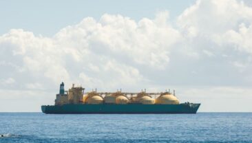 Танкери з Катару та ОАЕ обіймають блокаду, щоб доставити газ ключовим покупцям
