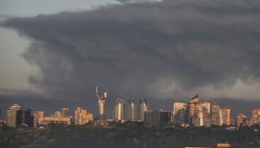 МЗС Росії закликає іноземців терміново залишити Київ через загрозу ударів