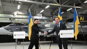 Швеція передасть Україні істребителі Gripen і розпочне переговори про нові постачання