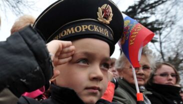 Окупанти використовують дитячі табори для пропаганди війни