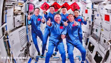 Екіпаж корабля «Шеньчжоу-23» прибув на китайську космічну станцію