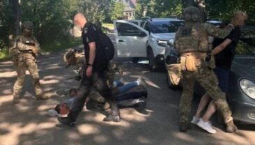 У Харьківській області затримано двох чиновників за вимагання хабара у військовозобов’язаного