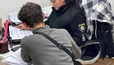 У Харькові затримали молодого чоловіка за розповсюдження дитячої порнографії