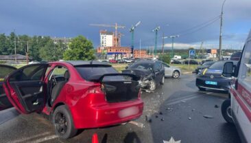 Трьох дітей поранено в ДТП в Ірпені, протистояння окупантам триває
