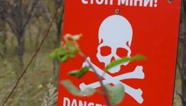 В Херсонській області автомобіль підірвався на російській міні: є постраждалі