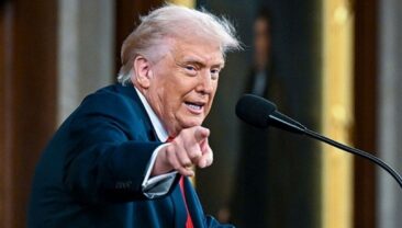 Трамп пригрозив стягувати збори за проход через Ормузський пролив