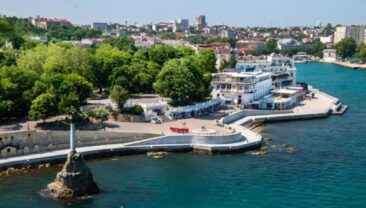 У Севастополі вводять обмеження на роботу транспорту та торгівлі