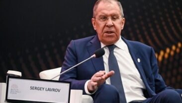 Лавров звинуває США у відході від мирних угод з Україною