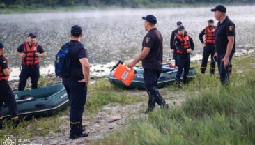 Тривалі пошуки дітей на Дністрі: двоє вже знайдені, один ще в розшуку