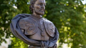 В Києво-Печерській лаврі відкрили бюст гетьмана Мазепи
