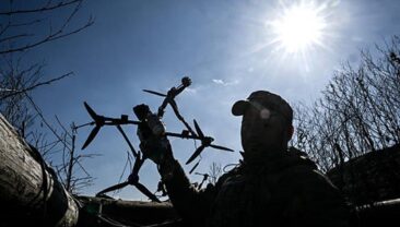 Десантники вітають захисників України з Днем Конституції