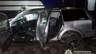 Двоє 18-річних пасажирів загинули внаслідок аварії з поїздом під Хмельницьким