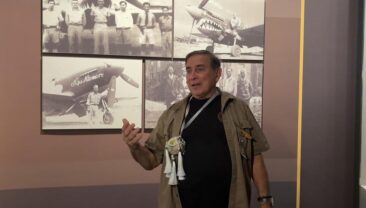 Американський ветеран двічі розчулився до сліз, згадуючи про спільну боротьбу Китаю та США проти японської агресії