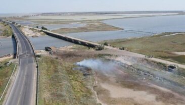 Замість Чонгарського мосту: агресори продовжують будівництво насипу на в’їзді до Криму