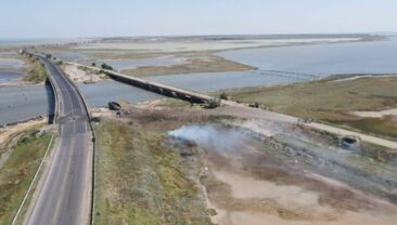 Окупанти будують насыпь для проїзду автотранспорту замість Чонгарського мосту