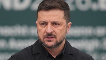 Зеленський достроково повертається в Україну через загрозу обстрілу