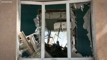 Удар по навчальному закладу в Сумах: дві виховательки поранені