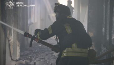 Російська атака на лікарню в Херсоні: Загинув лікар, поранена медсестра