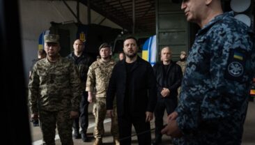 Зеленський обговорив з військовими заходи захисту Одеси від ворожих атак