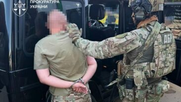 У Харківській області затримано військових за організацію незаконної торгівлі зброєю