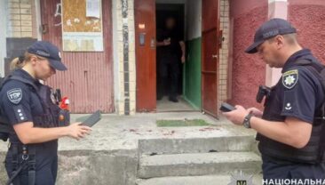 У Хмельницькому захисник порядку зазнав поранення від окупанта під час перевірки документів