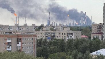 Омський НПЗ призупинив продажі пального через удари дронів