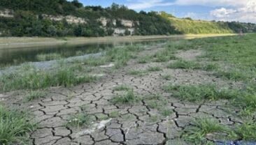 Ситуація з водопостачанням у Хотині: принудична закачка води з Дністра