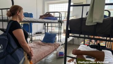 Ужгород: Помер чоловік, який випав з вікна ТЦК
