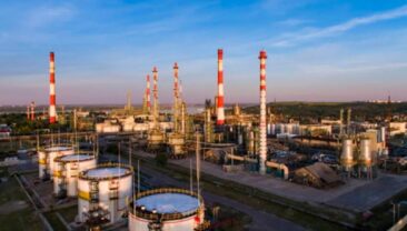 Саратовський НПЗ знову призупинив роботу після атаки українських беспілотників