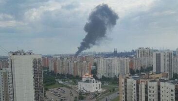 Московський НПЗ горить після атаки дронів